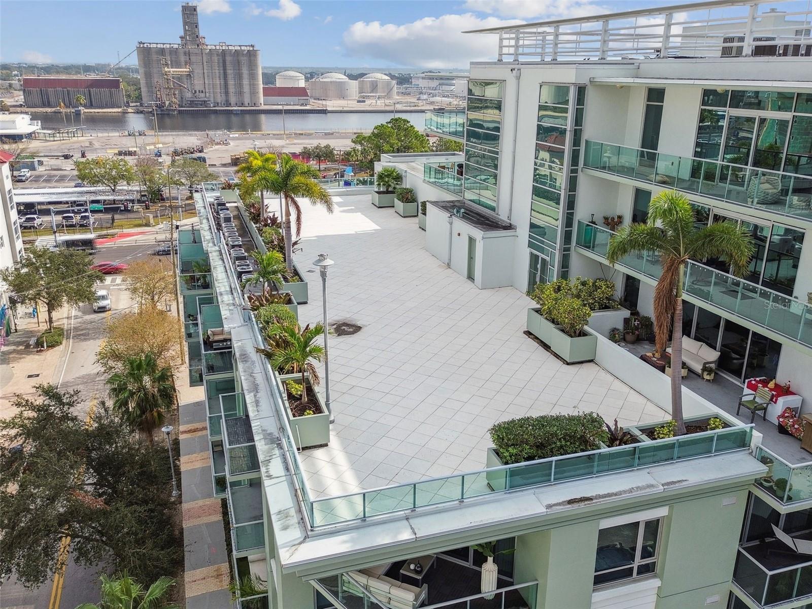 THE PLACE AT CHANNELSIDE A CON - Residential