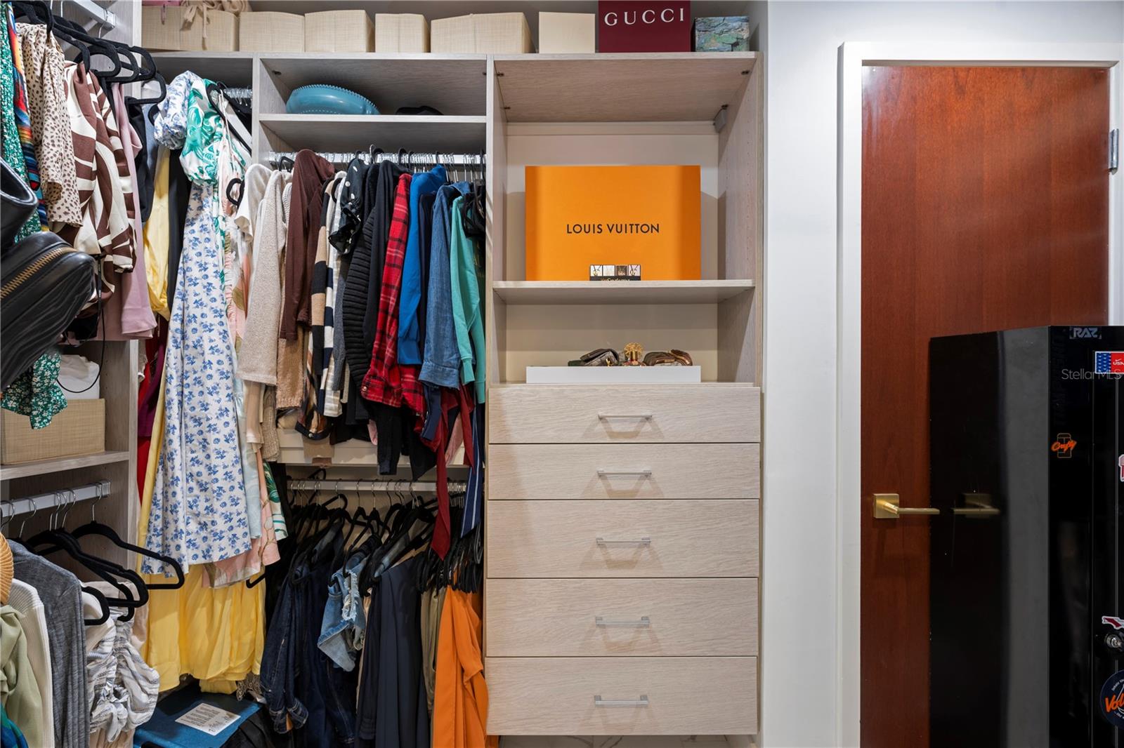 THE PLACE AT CHANNELSIDE A CON - Residential