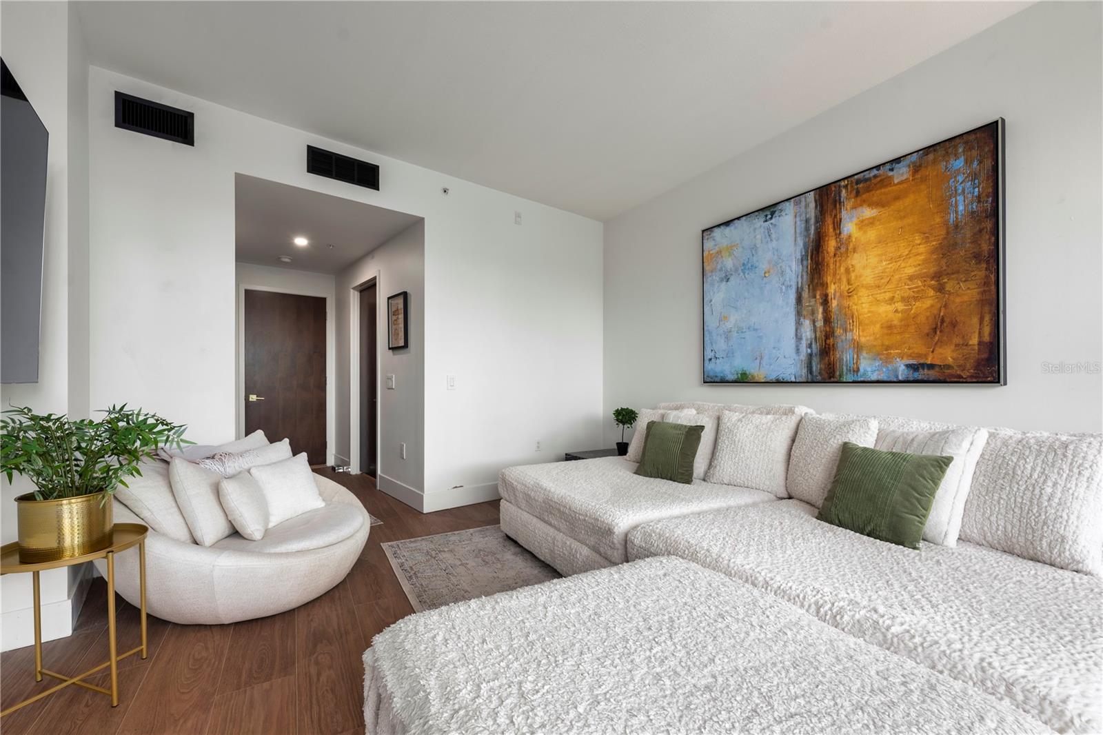 THE PLACE AT CHANNELSIDE A CON - Residential