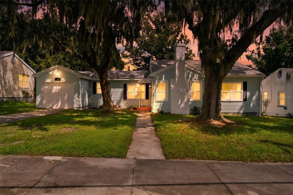 Photo of 408 S 12th Street, Leesburg, FL 34748 (MLS # G5117517)