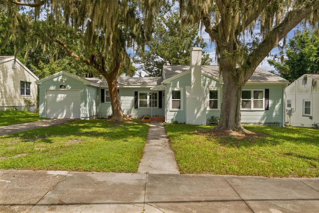 Photo of 408 S 12th Street, Leesburg, FL 34748 (MLS # G5117517)