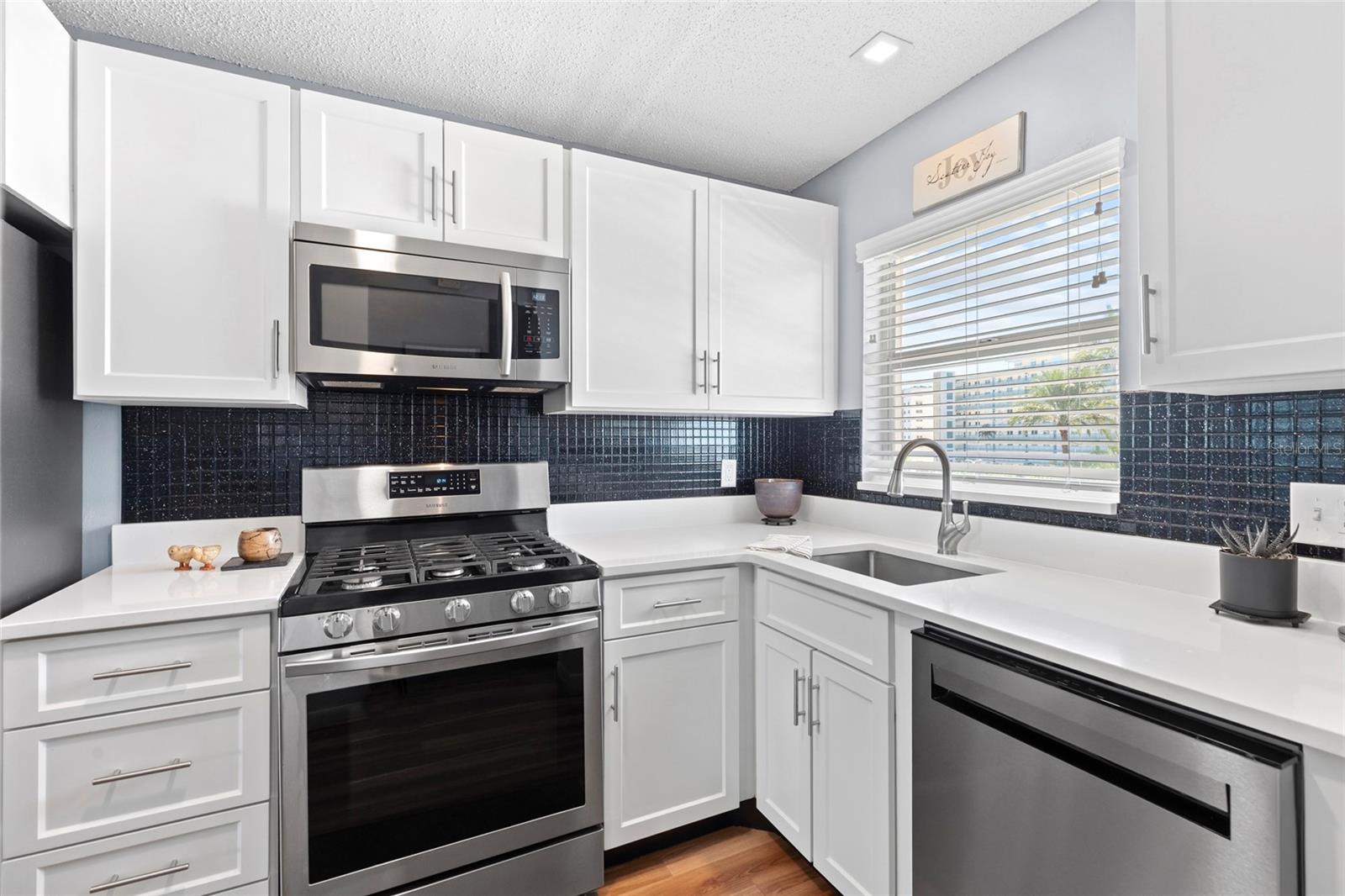6075 SHORE BOULEVARD S 411