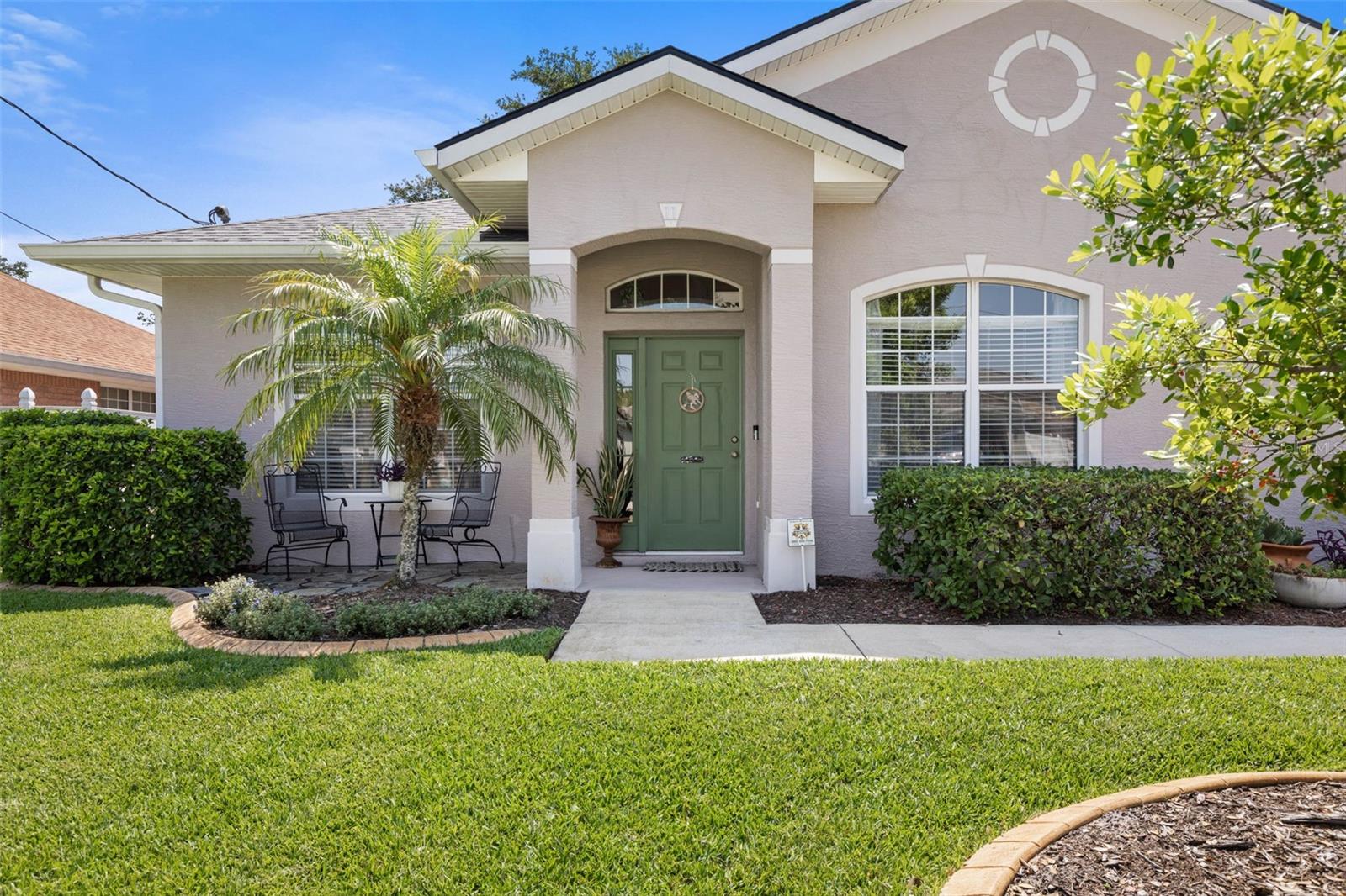 11 ROXBORO DRIVE