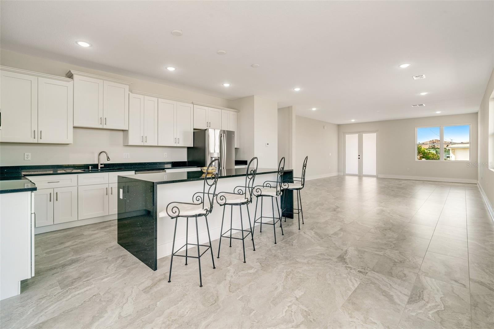 ROTONDA LAKES - Residential