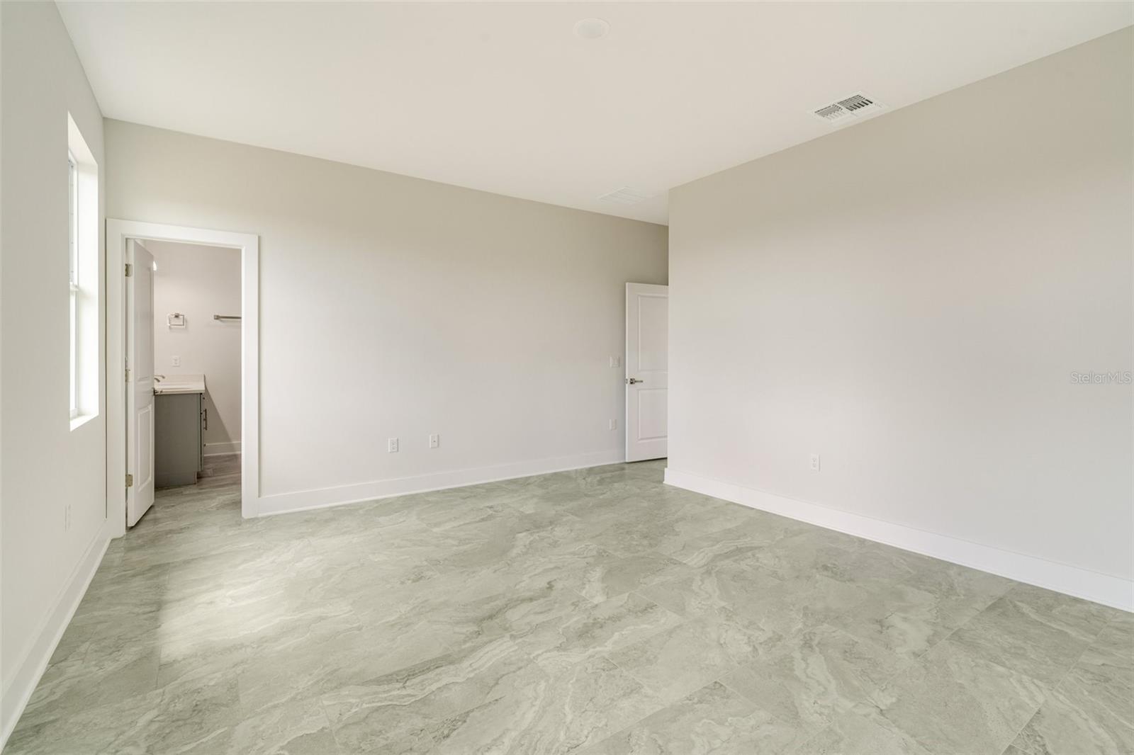 ROTONDA LAKES - Residential