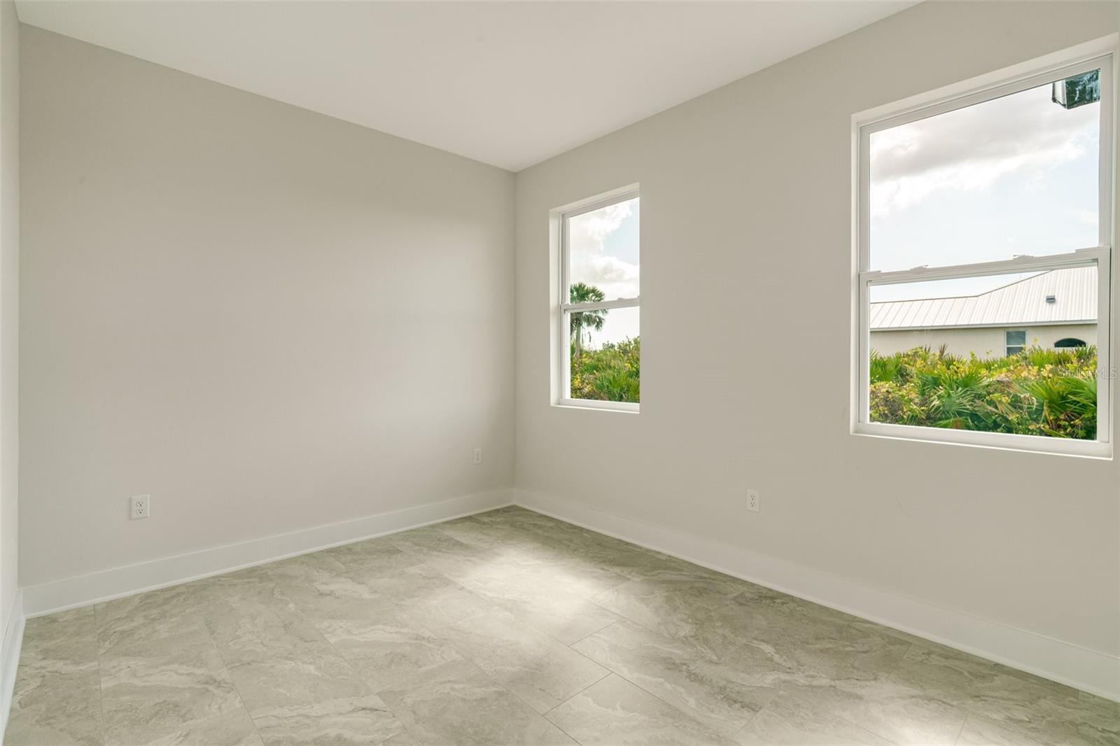 ROTONDA LAKES - Residential
