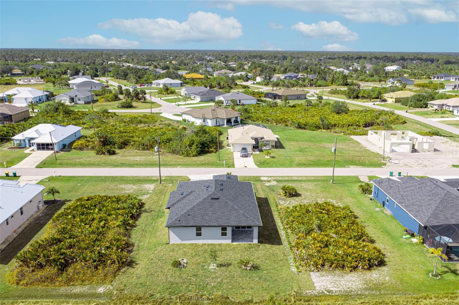 ROTONDA LAKES - Residential