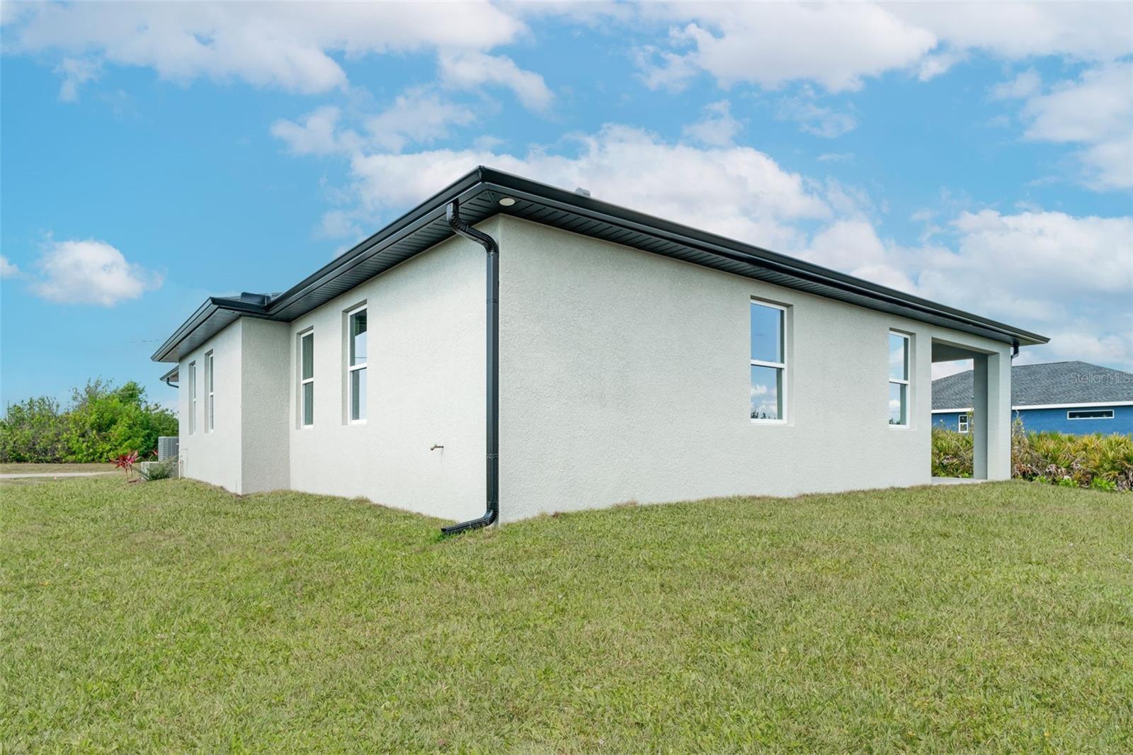 ROTONDA LAKES - Residential