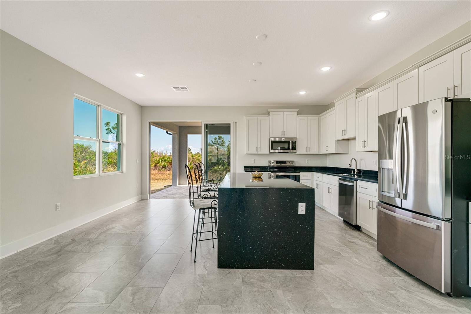 ROTONDA LAKES - Residential