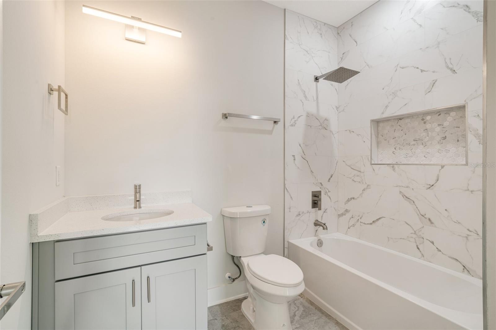 ROTONDA LAKES - Residential