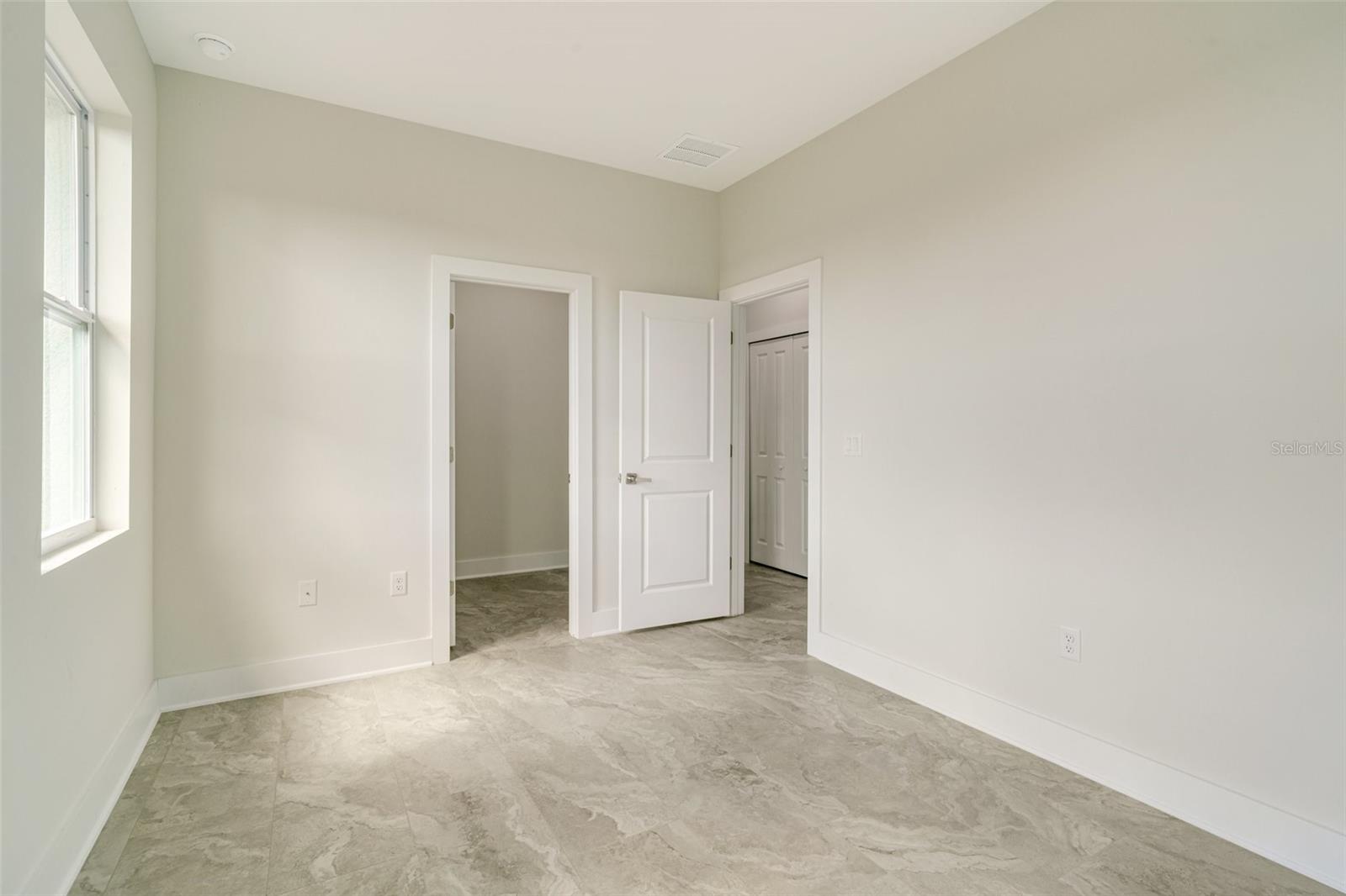 ROTONDA LAKES - Residential