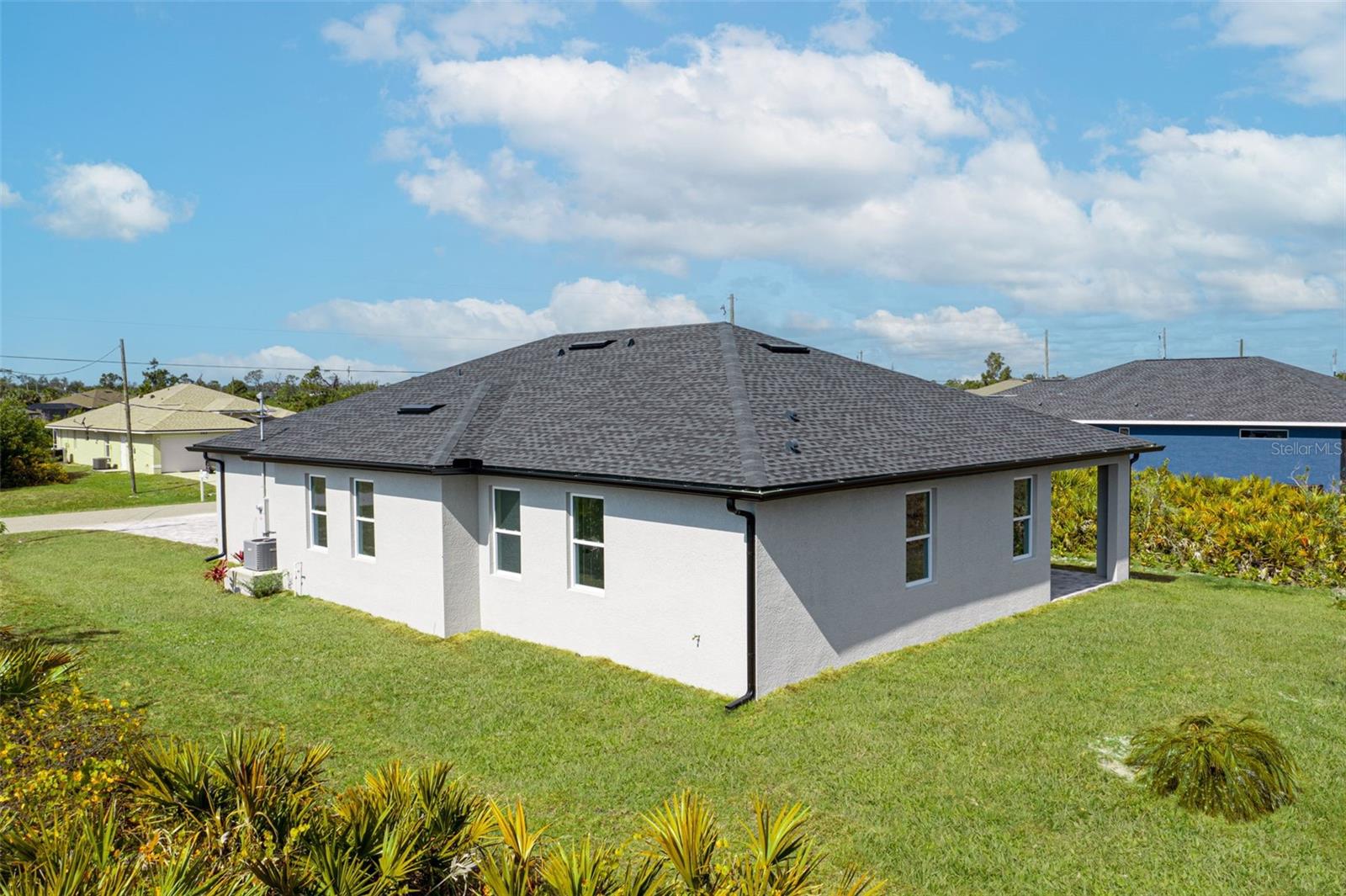 ROTONDA LAKES - Residential