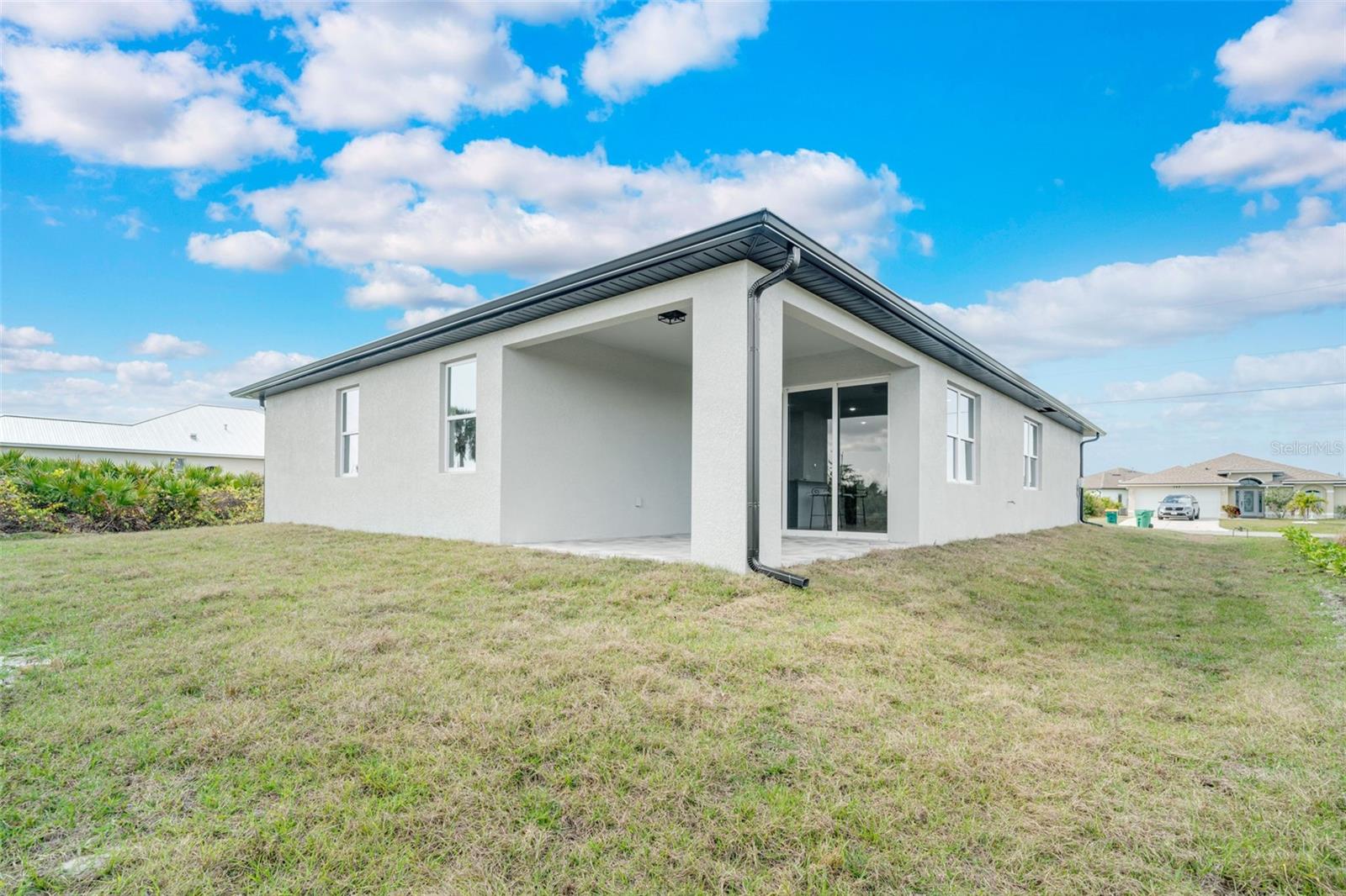 ROTONDA LAKES - Residential