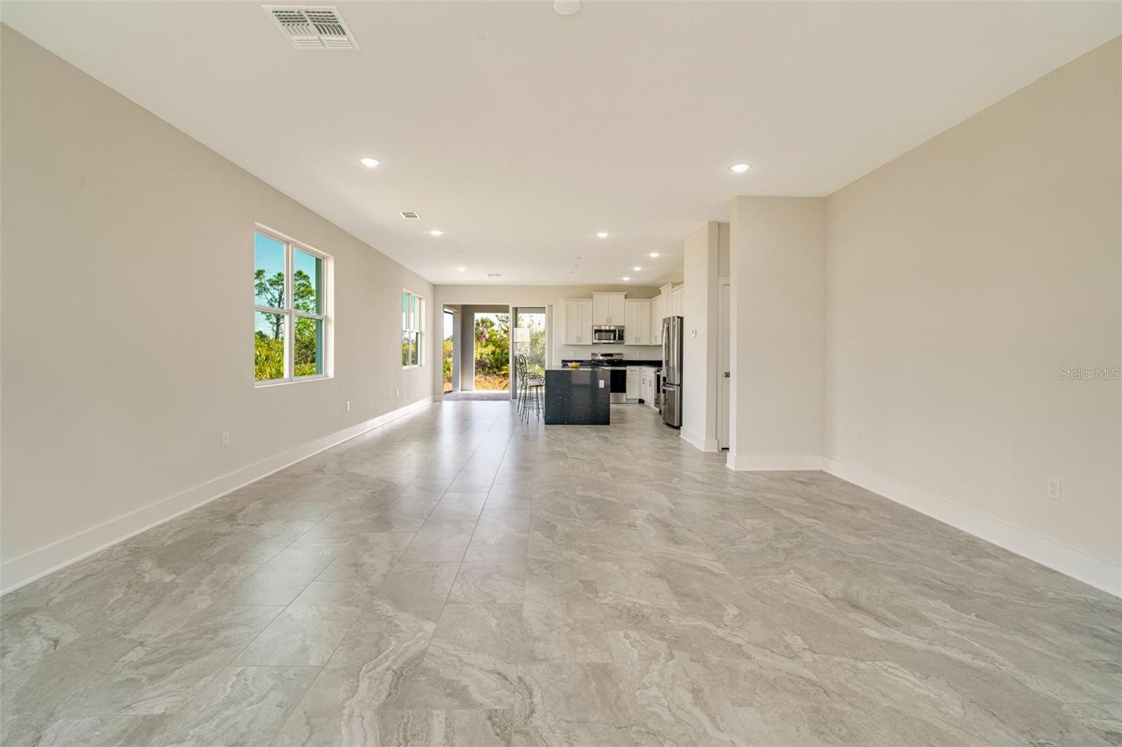 ROTONDA LAKES - Residential