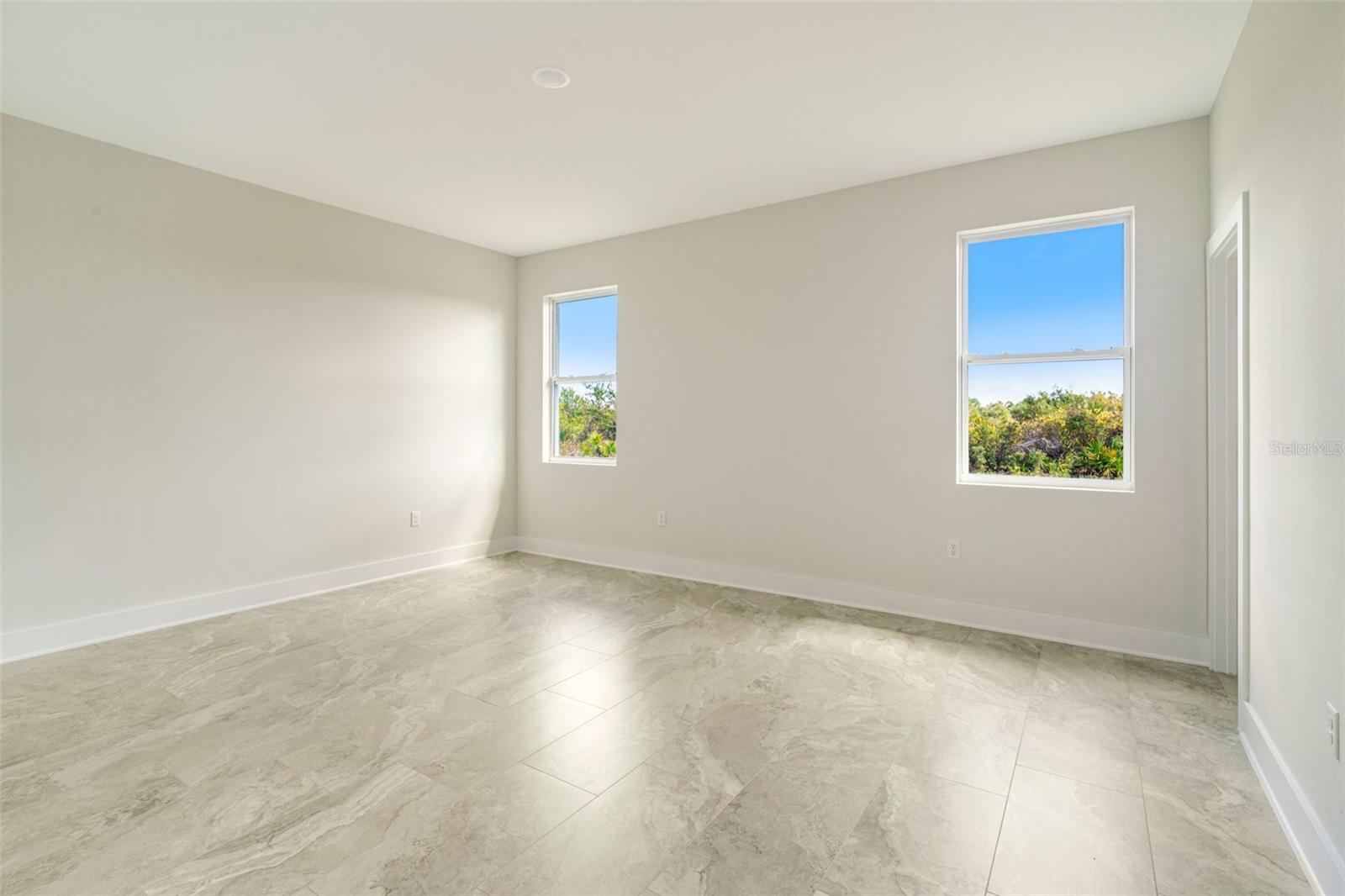 ROTONDA LAKES - Residential