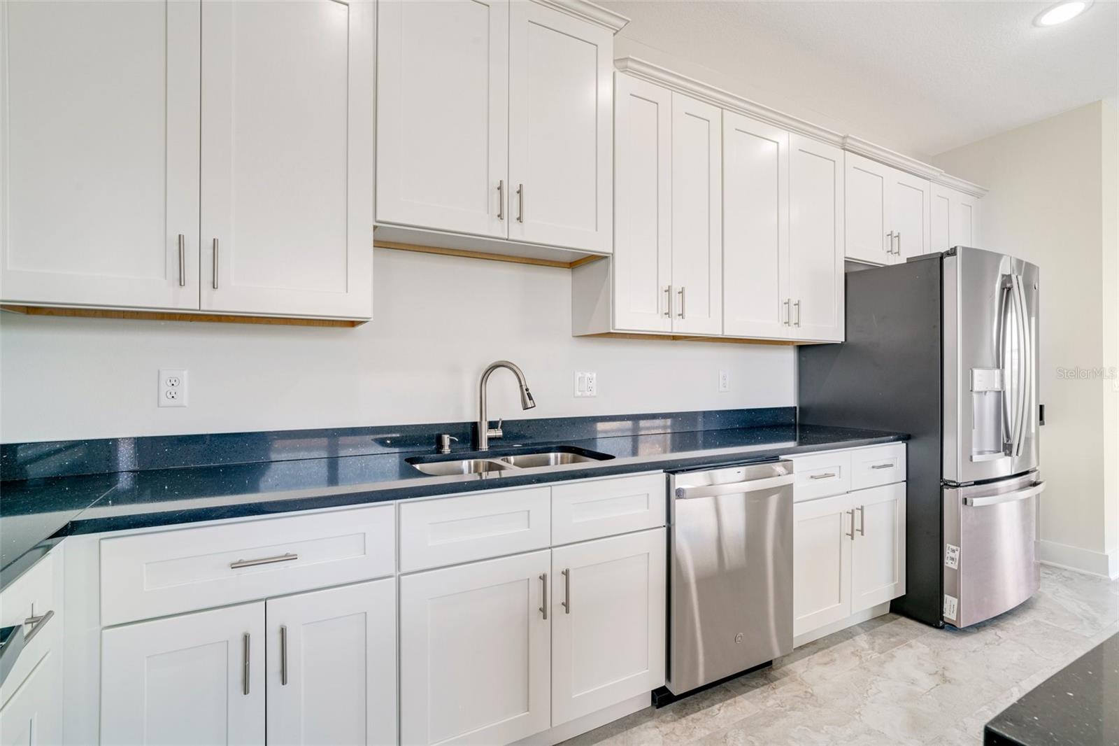 ROTONDA LAKES - Residential