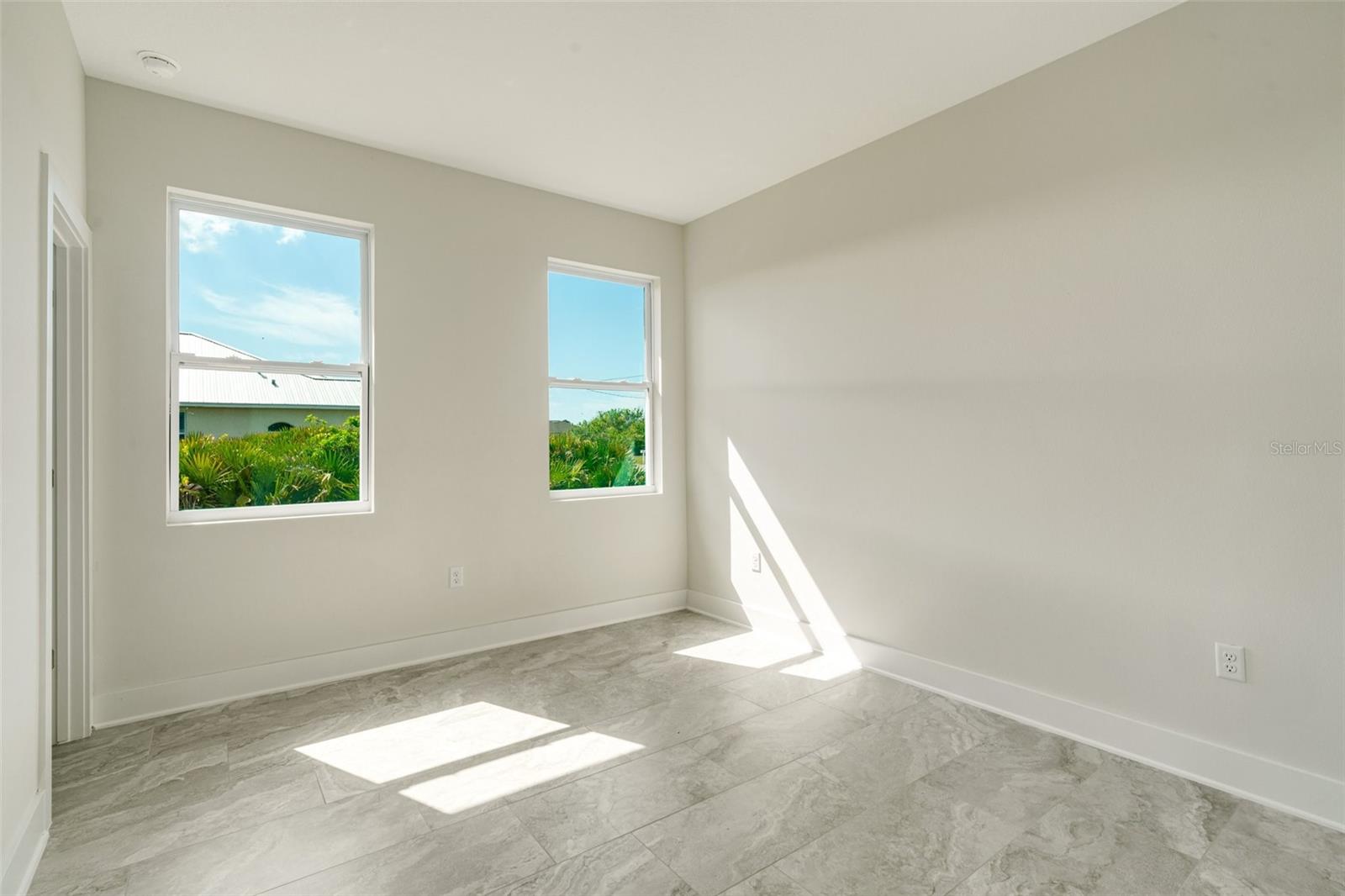 ROTONDA LAKES - Residential