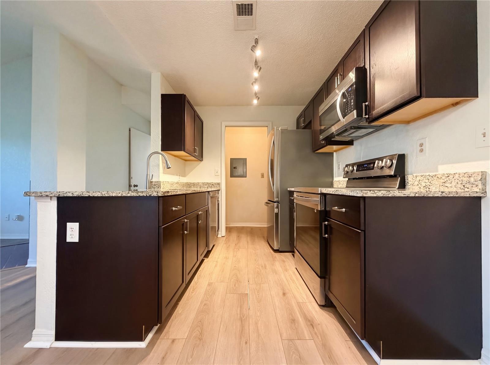 ITOPIA PRIVATE RESIDENCES CONDO - Residential