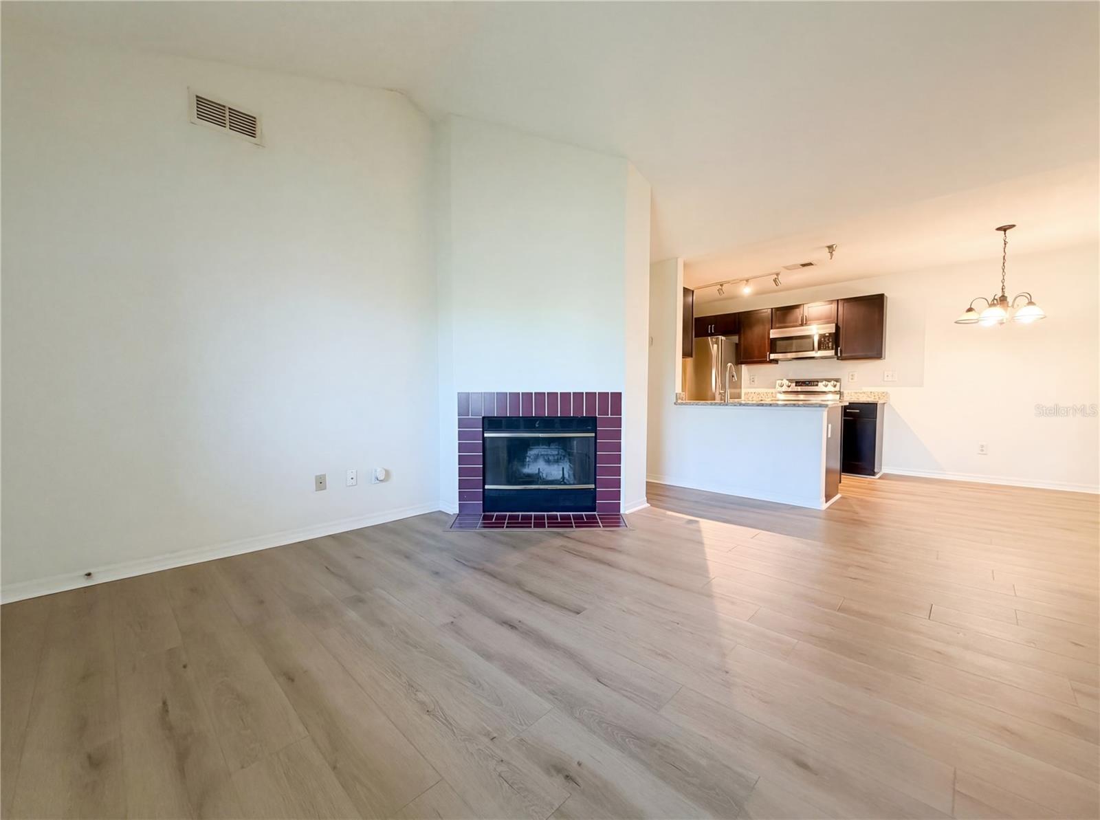 ITOPIA PRIVATE RESIDENCES CONDO - Residential