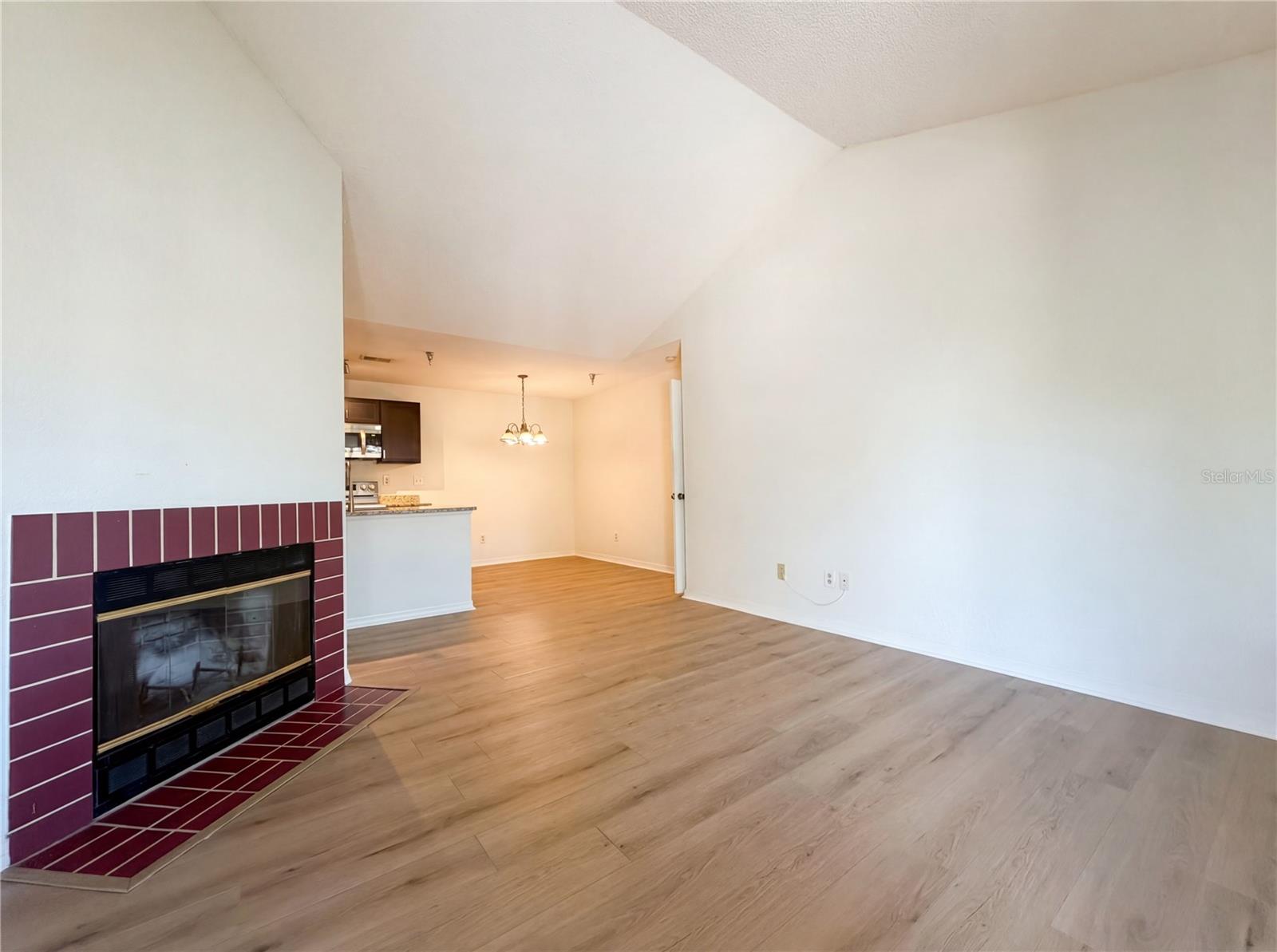 ITOPIA PRIVATE RESIDENCES CONDO - Residential