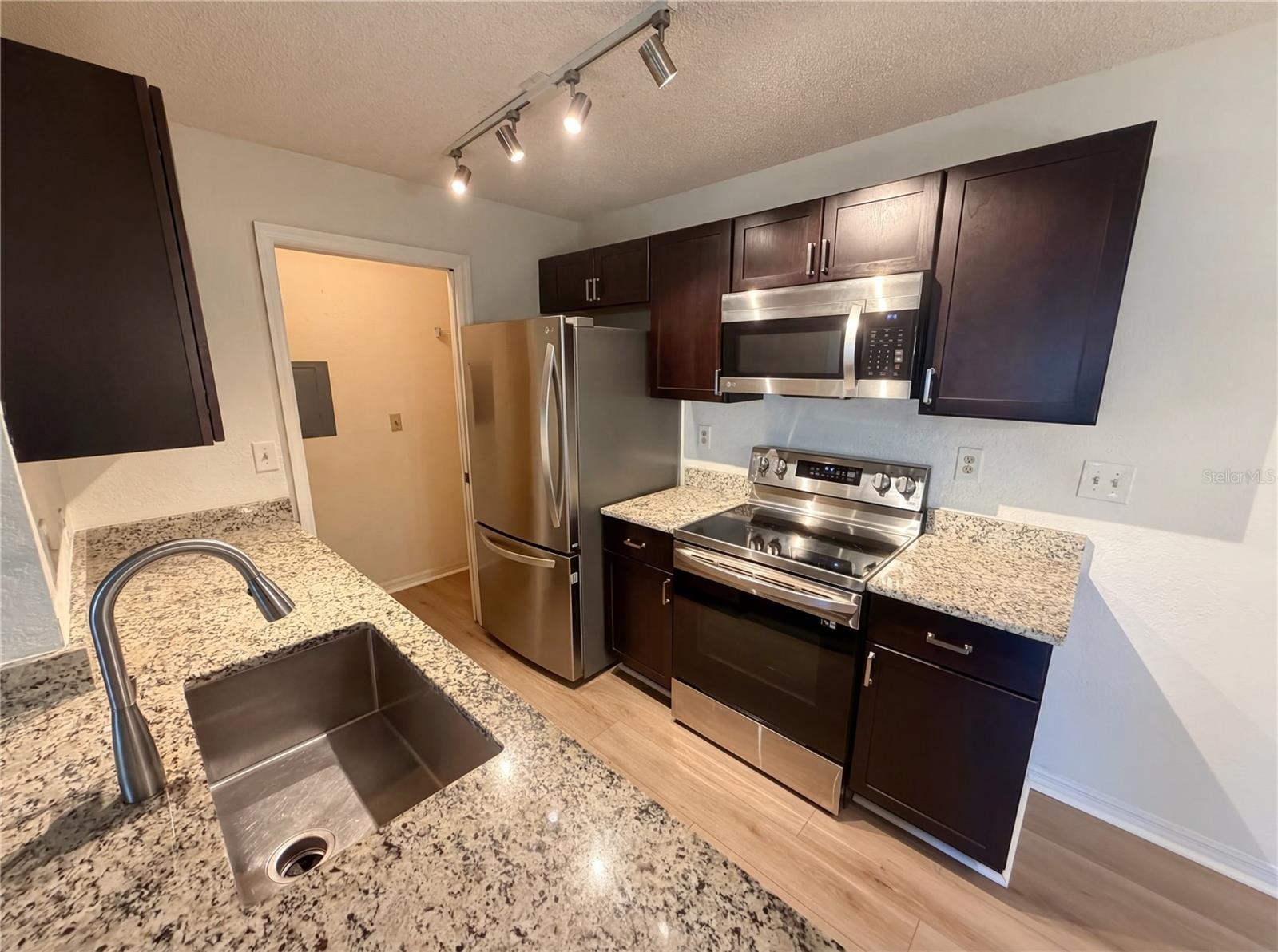 ITOPIA PRIVATE RESIDENCES CONDO - Residential