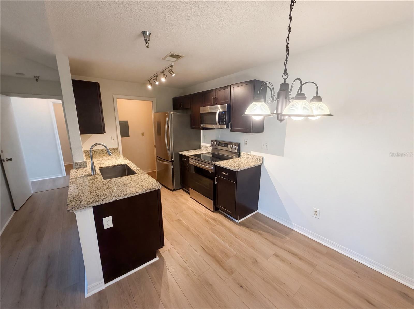 ITOPIA PRIVATE RESIDENCES CONDO - Residential