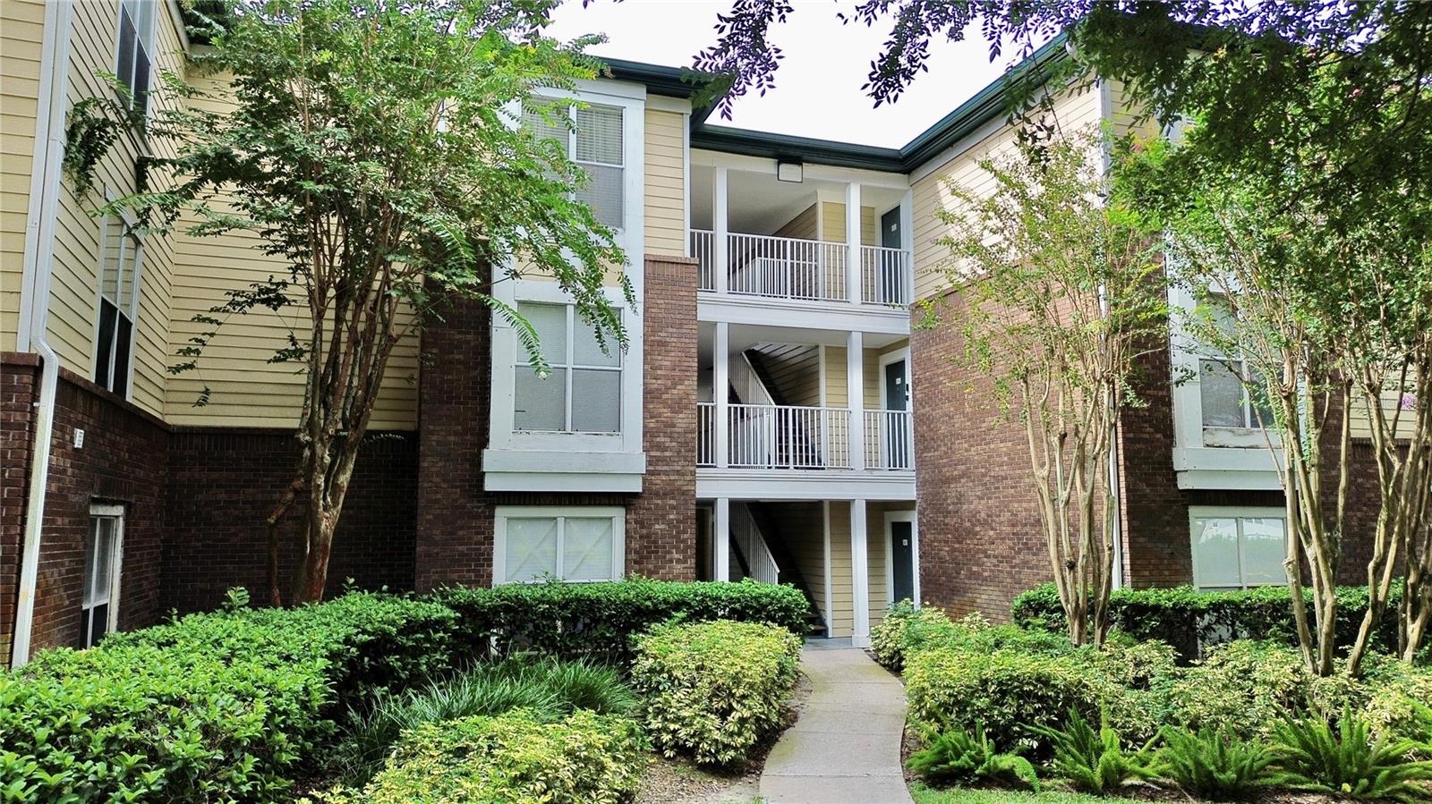 Welcome to this beautifully updated 2-bedroom, 2-bathroom condo located in the gated community "The Landings of Tampa" in the desirable Carrollwood area. This move-in-ready unit offers a spacious open floor plan and has been thoughtfully upgraded throughout. The kitchen features granite countertops and newer stainless steel appliances, including a refrigerator, stove, microwave, and dishwasher. LVP flooring has been added for a modern and clean look. Additional improvements include a new water heater and washing machine, offering peace of mind and efficiency.
Enjoy your morning coffee or evening relaxation on the private screened-in patio, and take advantage of l storage, in-unit laundry, and walk-in closets. The Landings offers resort-style amenities including a swimming pool, fitness center, tennis courts, clubhouse, picnic areas, and serene pond views throughout the community.
Located just minutes from Dale Mabry Highway and Veterans Expressway, this home offers easy access to Tampa International Airport, Downtown Tampa, shopping, dining, and top-rated schools. With all the recent upgrades and unbeatable location, this condo is perfect for first-time buyers or downsizers.