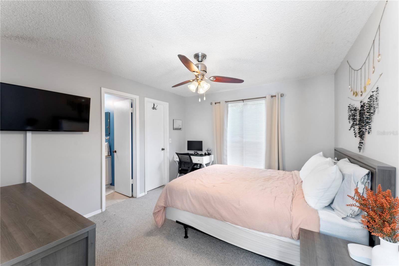 THE LANDINGS OF TAMPA A CONDOM - Residential