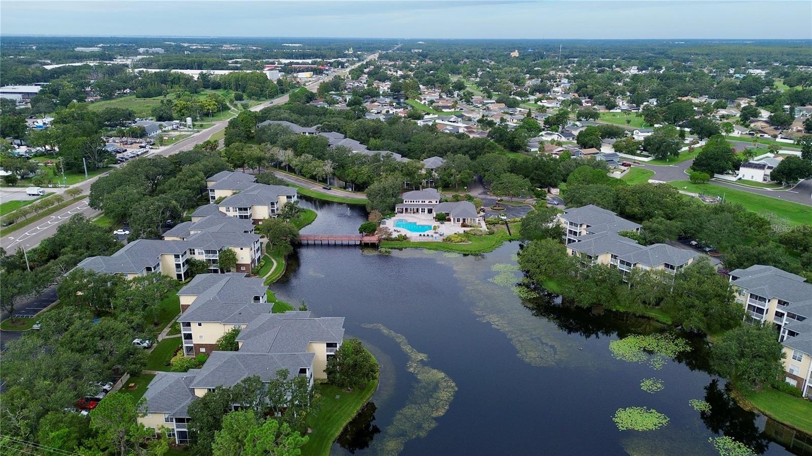 THE LANDINGS OF TAMPA A CONDOM - Residential