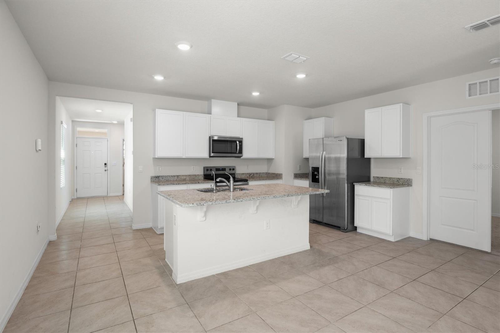 1038 VICTORIA PARC AVENUE