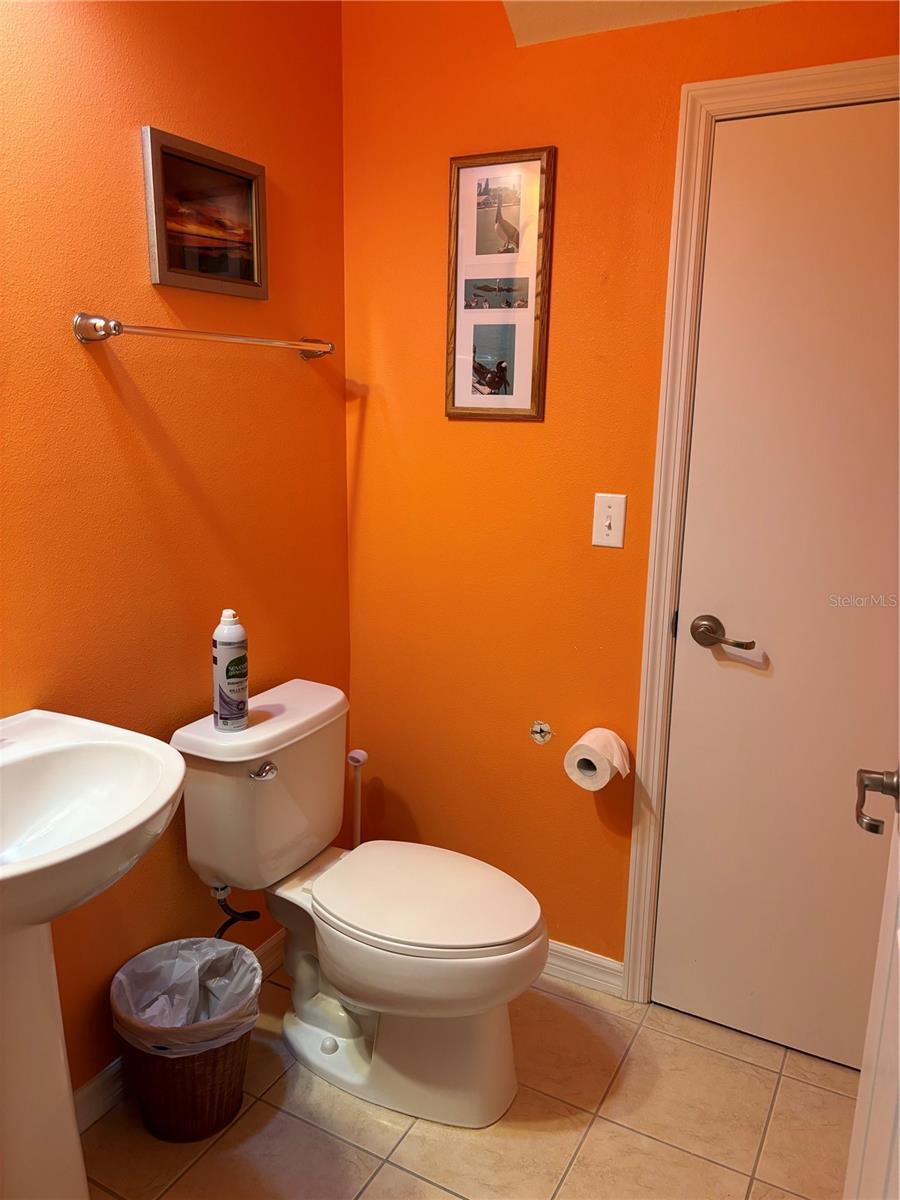 LAKESIDE VILLAGE TOWNHOME - Residential Lease