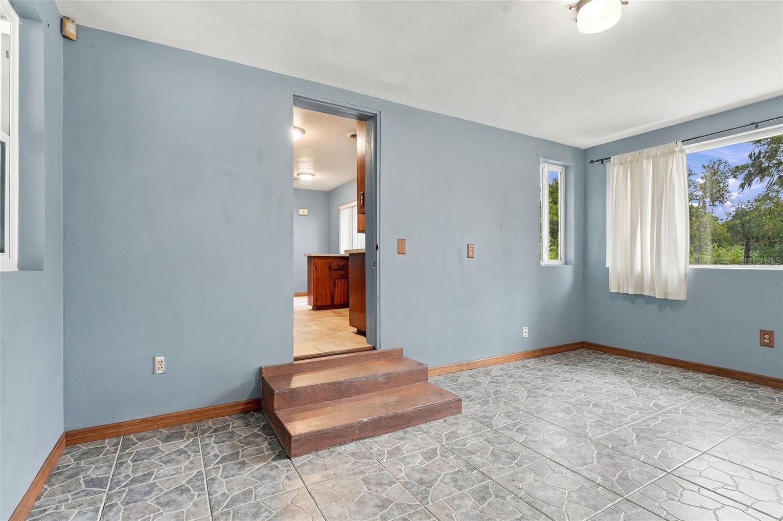 480 W NEW YORK AVENUE