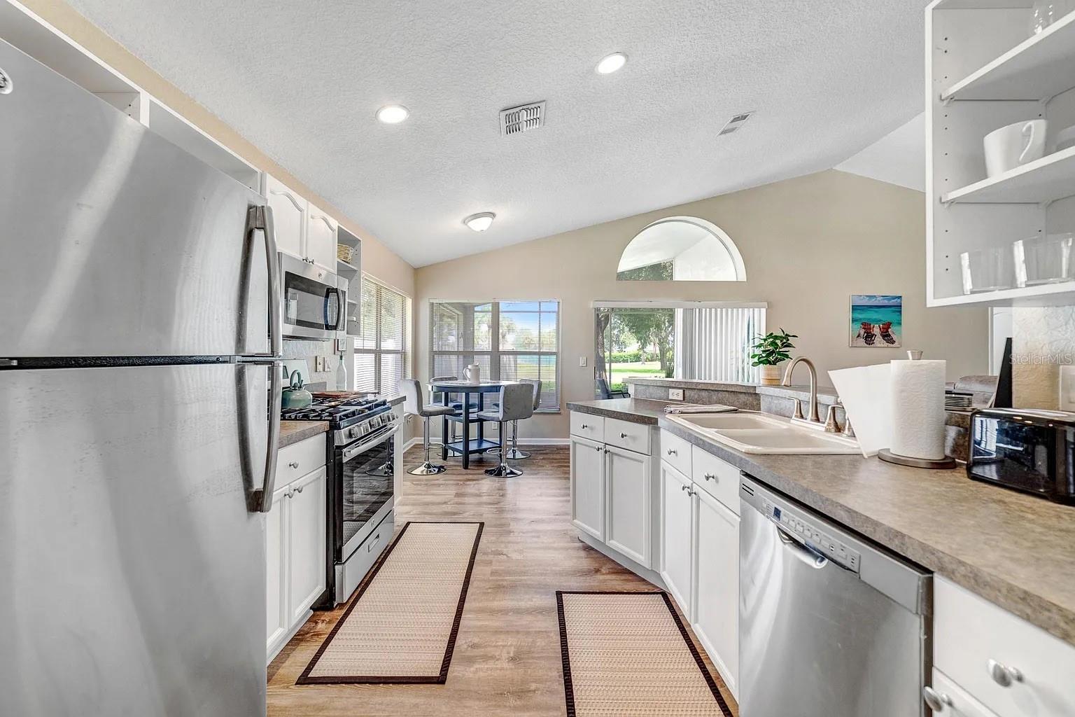 WESTON HILLS SUB - Residential