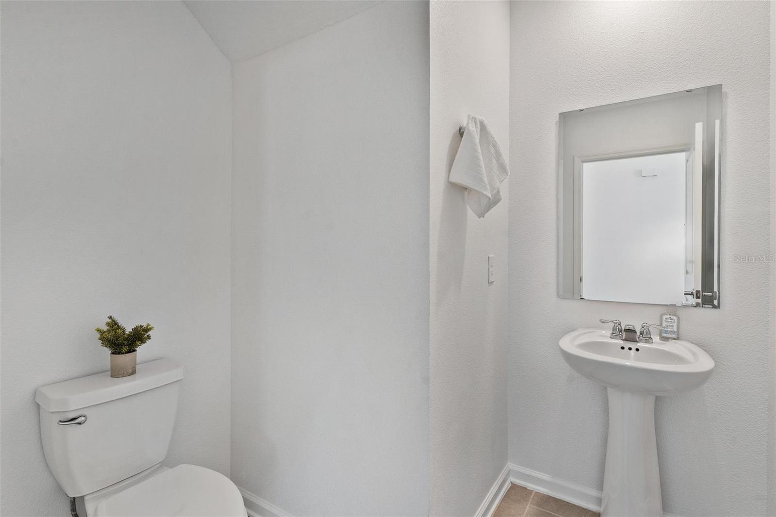 WINDSONG AT LEESBURG - Residential