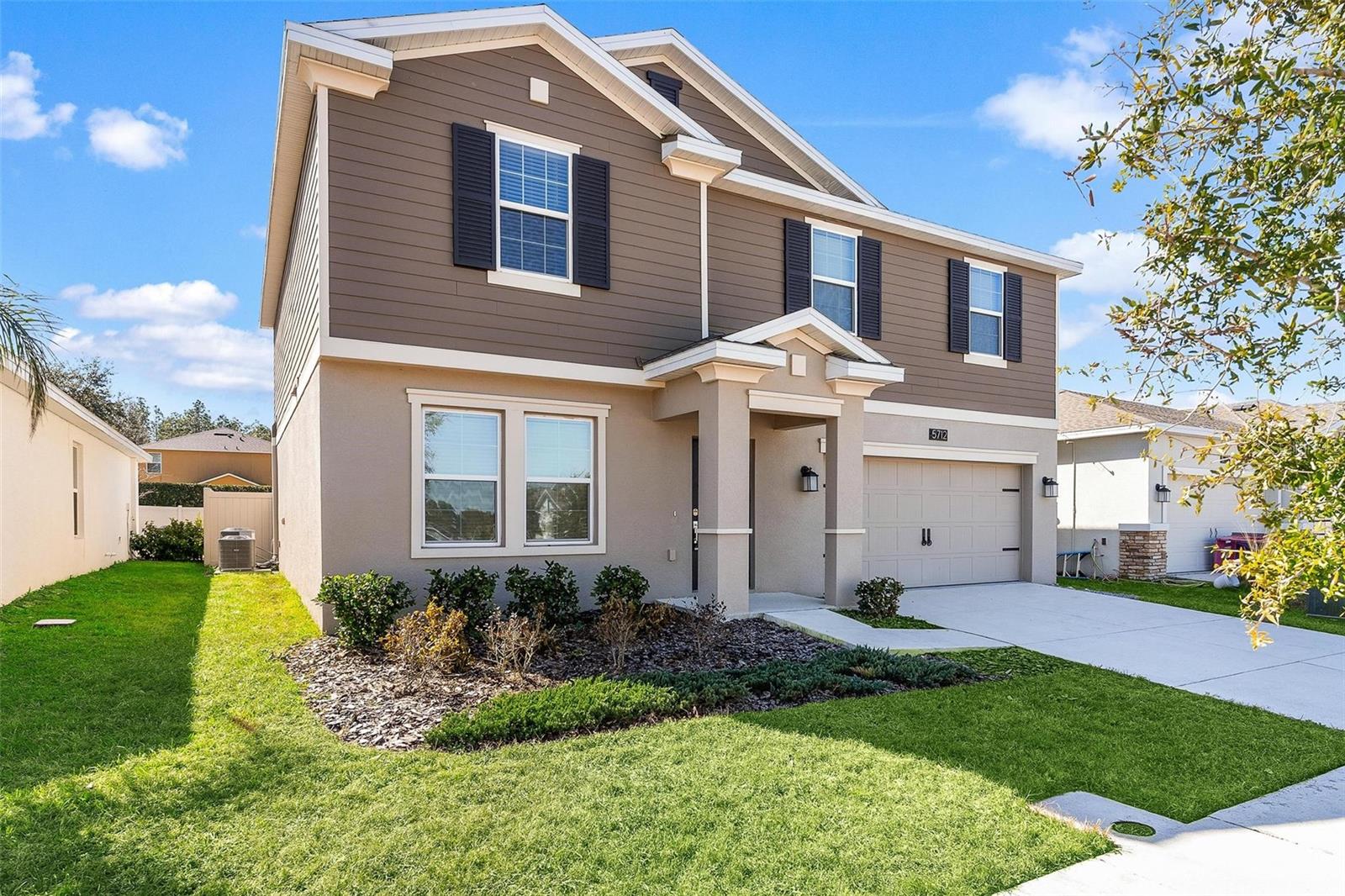 5712 BRISTLELEAF COURT