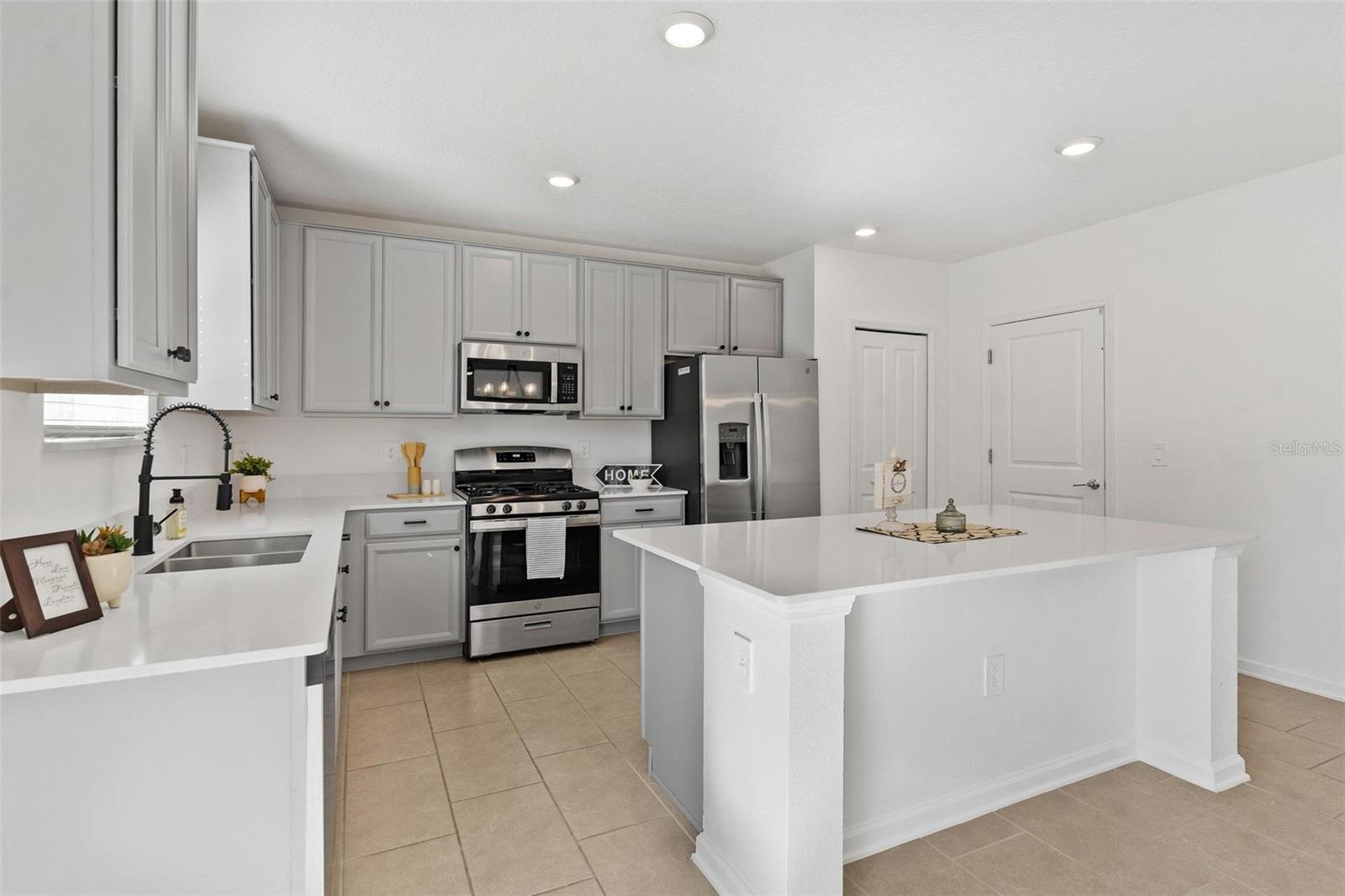 WINDSONG AT LEESBURG - Residential