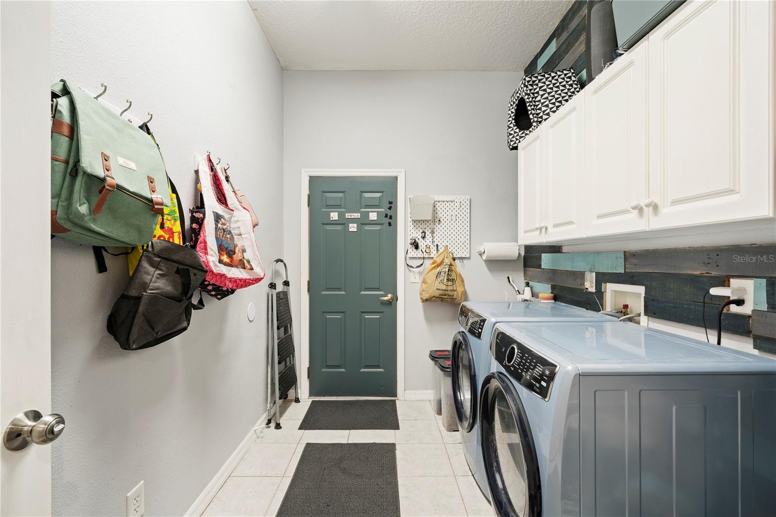 MEADOW POINTE PRCL 10 UNIT 01 02 - Residential