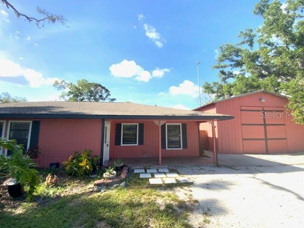 Photo of 6923 13th Avenue E, Bradenton, FL 34208 (MLS # A4654273)