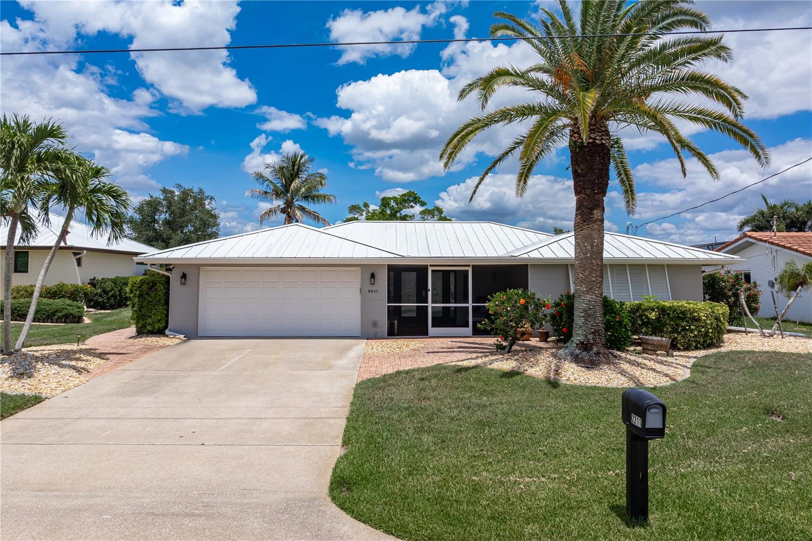 2211 PALM TREE DRIVE