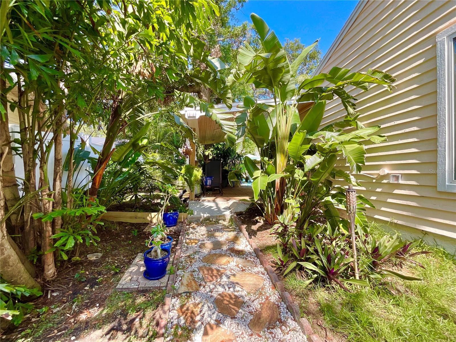 1330 BELCHER DRIVE
