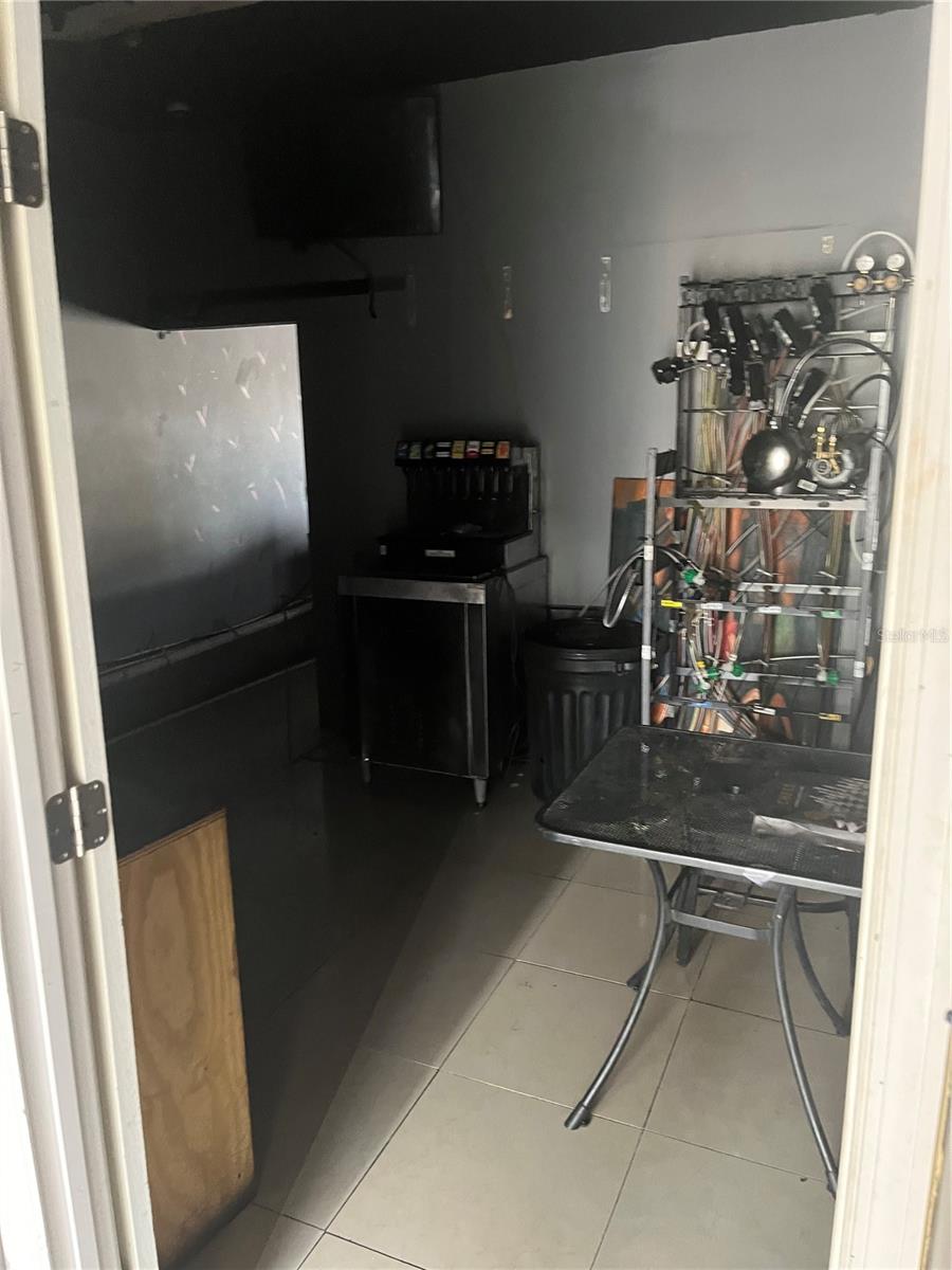 LIN LAN TERRACE - Commercial Lease