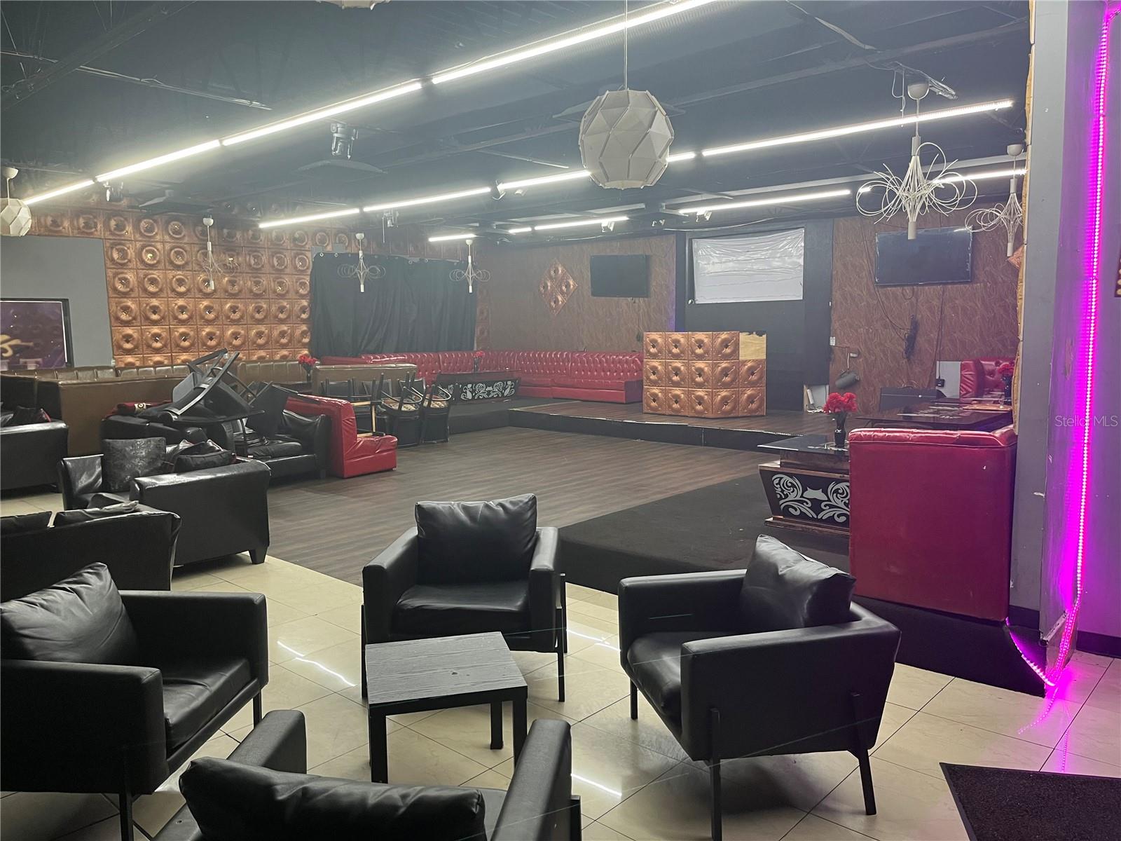 LIN LAN TERRACE - Commercial Lease