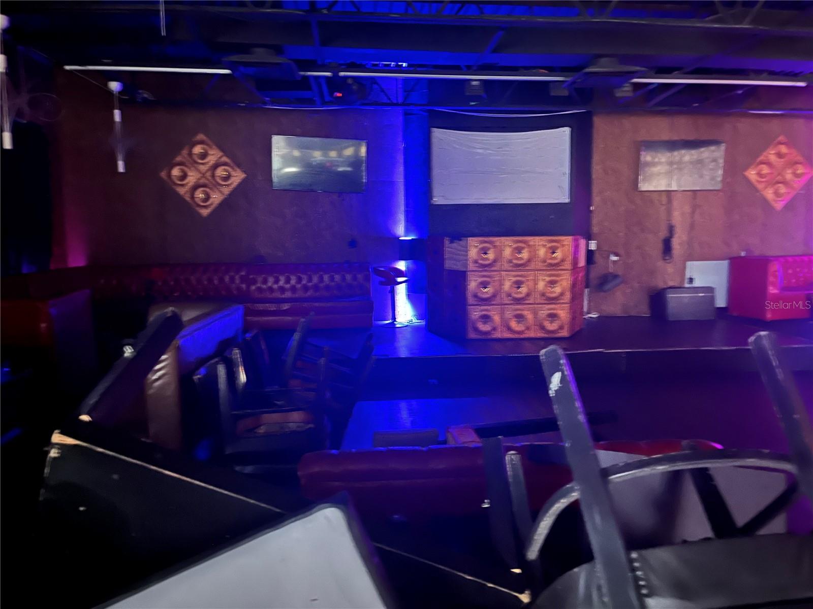 LIN LAN TERRACE - Commercial Lease