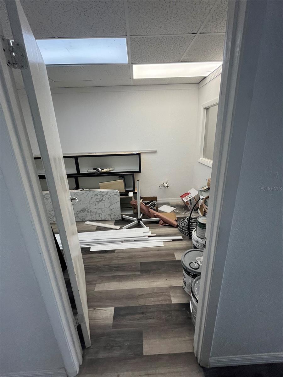 LIN LAN TERRACE - Commercial Lease