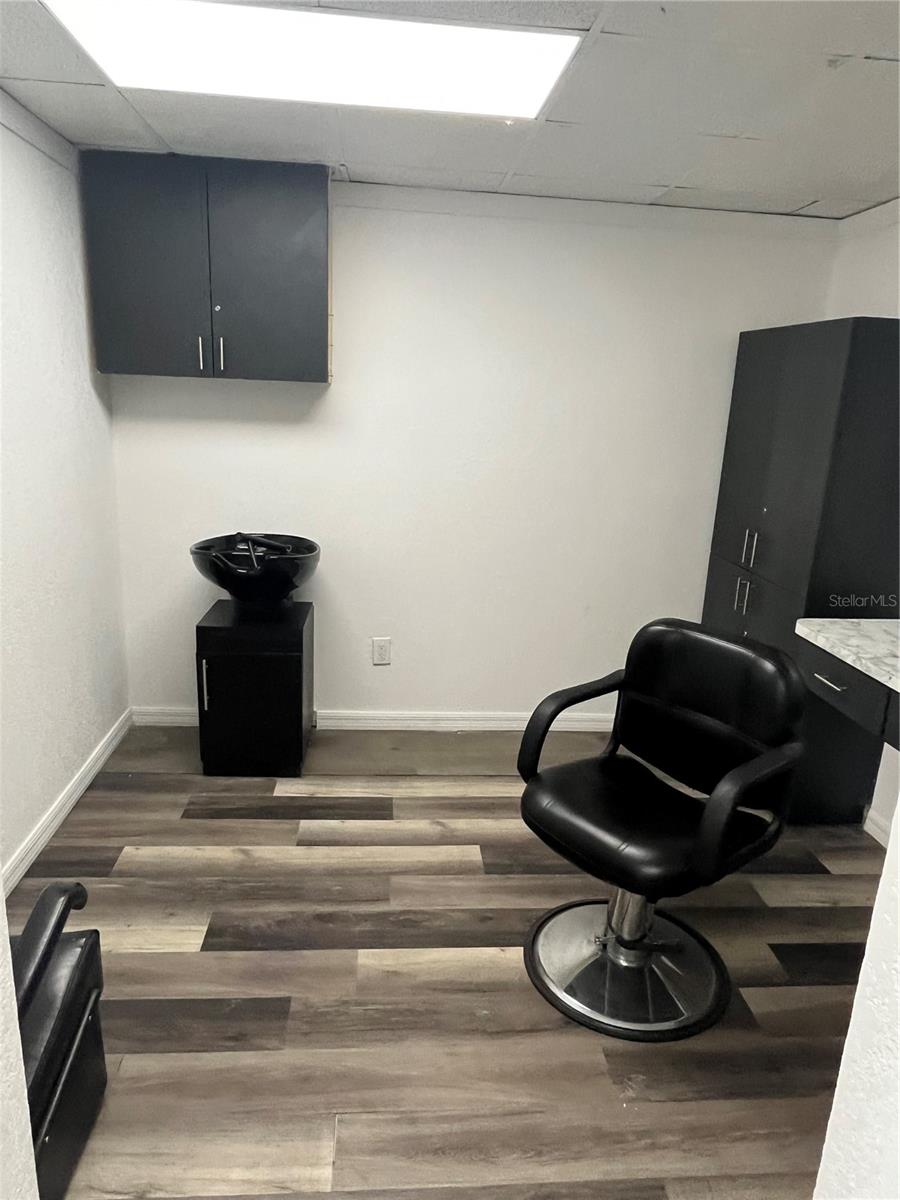 LIN LAN TERRACE - Commercial Lease