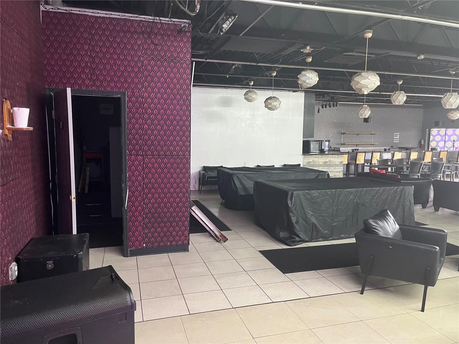 LIN LAN TERRACE - Commercial Lease