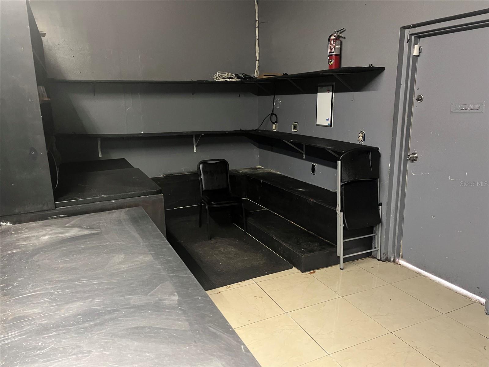 LIN LAN TERRACE - Commercial Lease