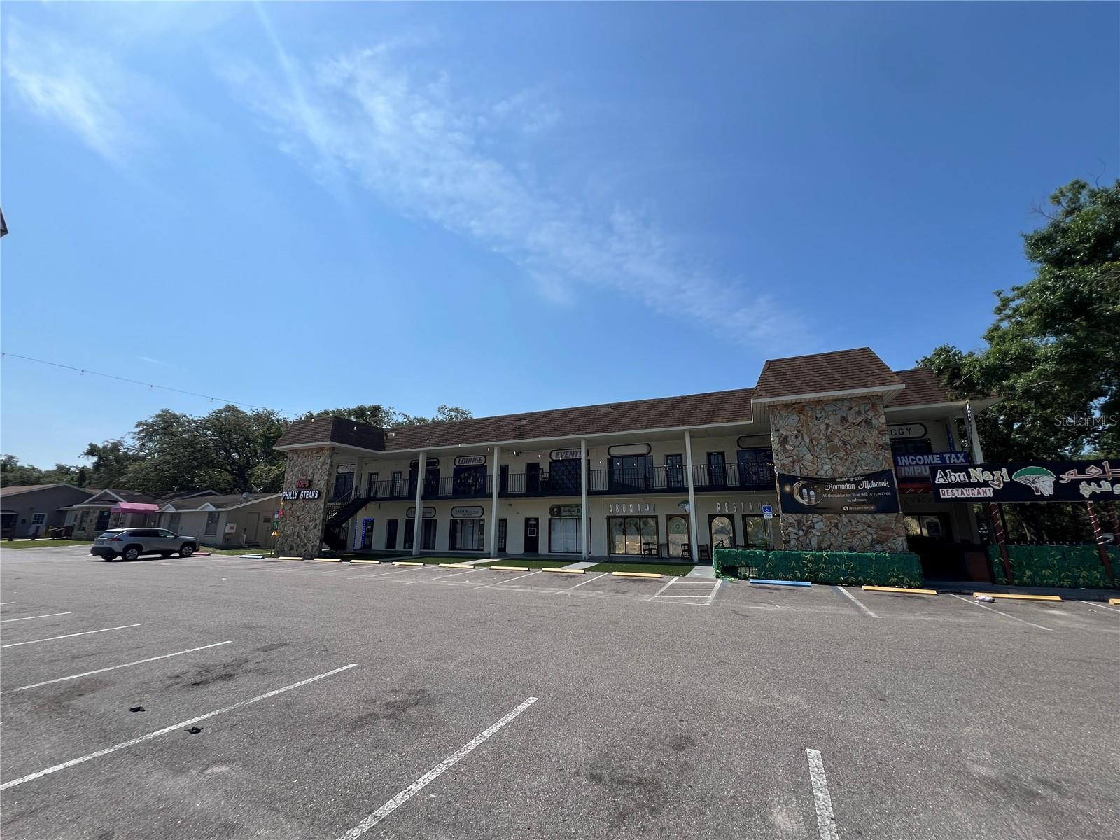 LIN LAN TERRACE - Commercial Lease