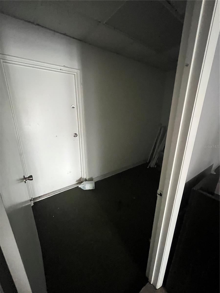 LIN LAN TERRACE - Commercial Lease