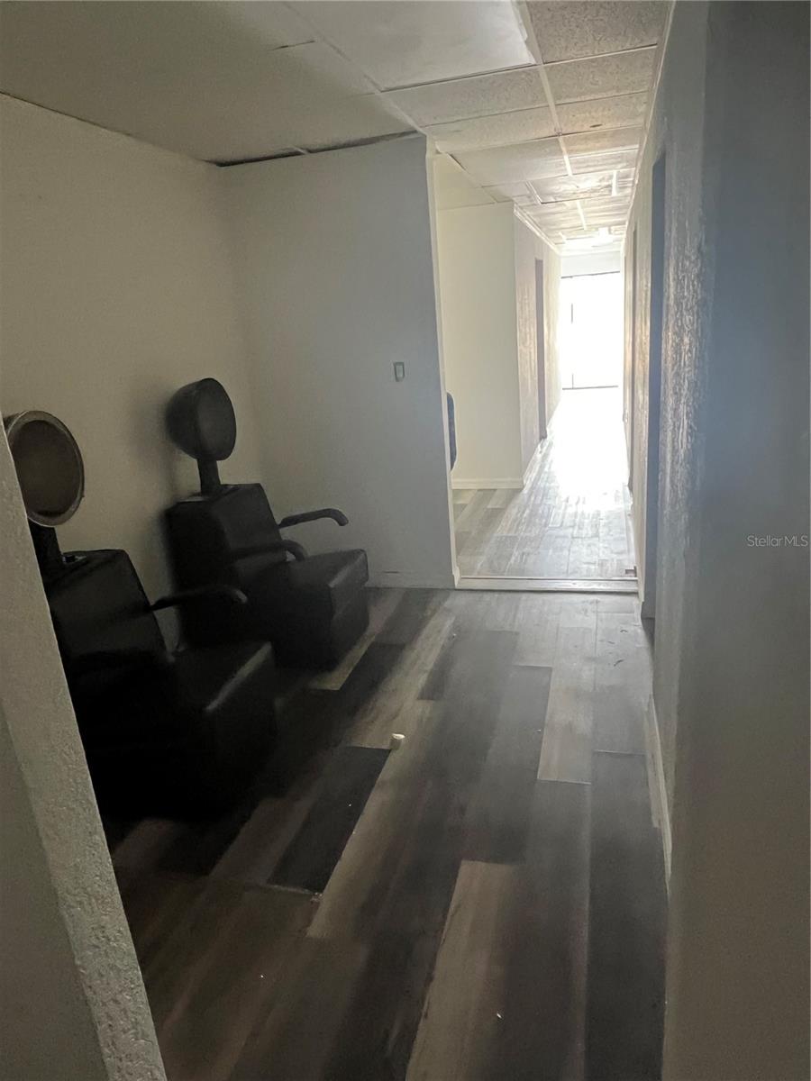 LIN LAN TERRACE - Commercial Lease